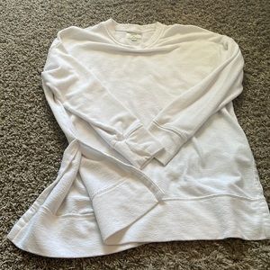 White aerie sweatshirt.